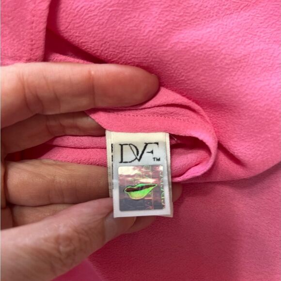 Diane von Furstenberg Tie Neck Blouse 4
Pink Oversized - Picture 3 of 13